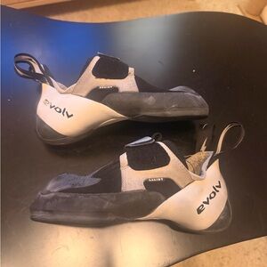 Evolv Zenist Climbing Shoes - 8m / 41